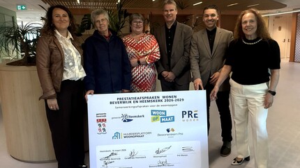 Op de foto staan v.l.n.r. Attiya Gamri, Nellie Borst-Dekker, Annette Leeuw, Sjoerd Hooftman, Ali Bal, Sabrina Franken 